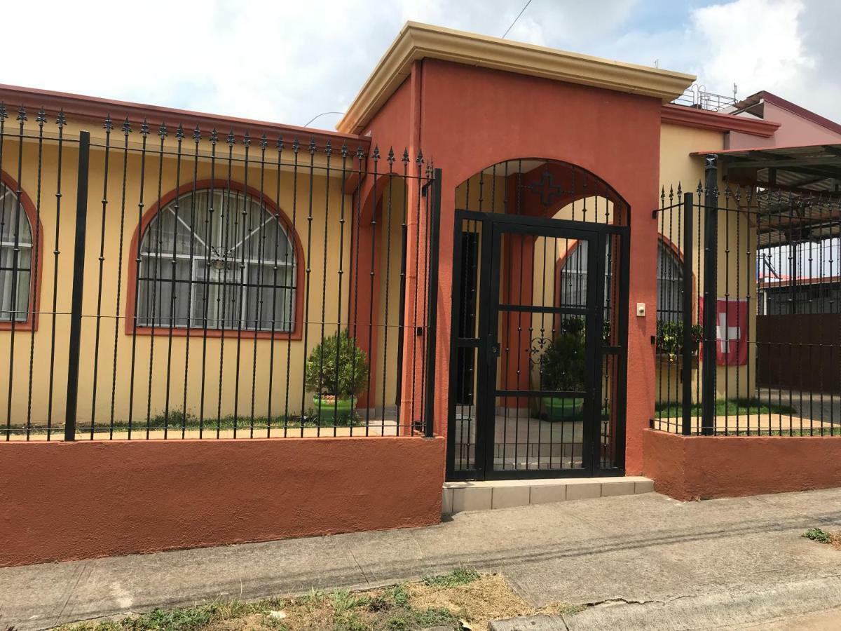 Bed and Breakfast Casa Del Suizo Desamparados  Exterior foto